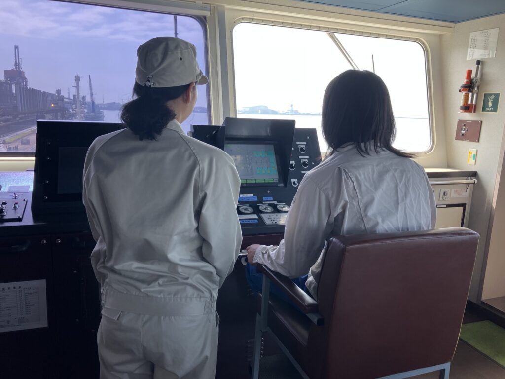 船内での見学