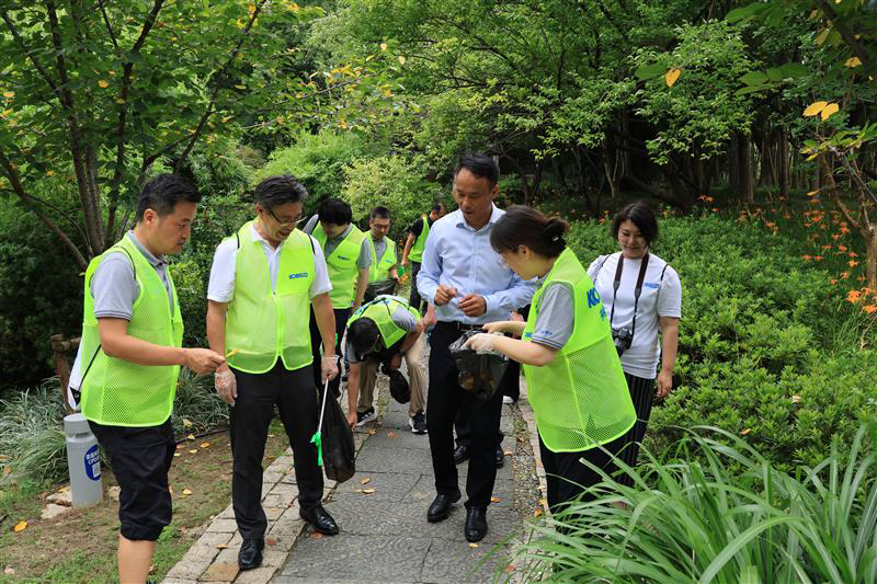 仙蠡墩公園周辺でゴミ拾い